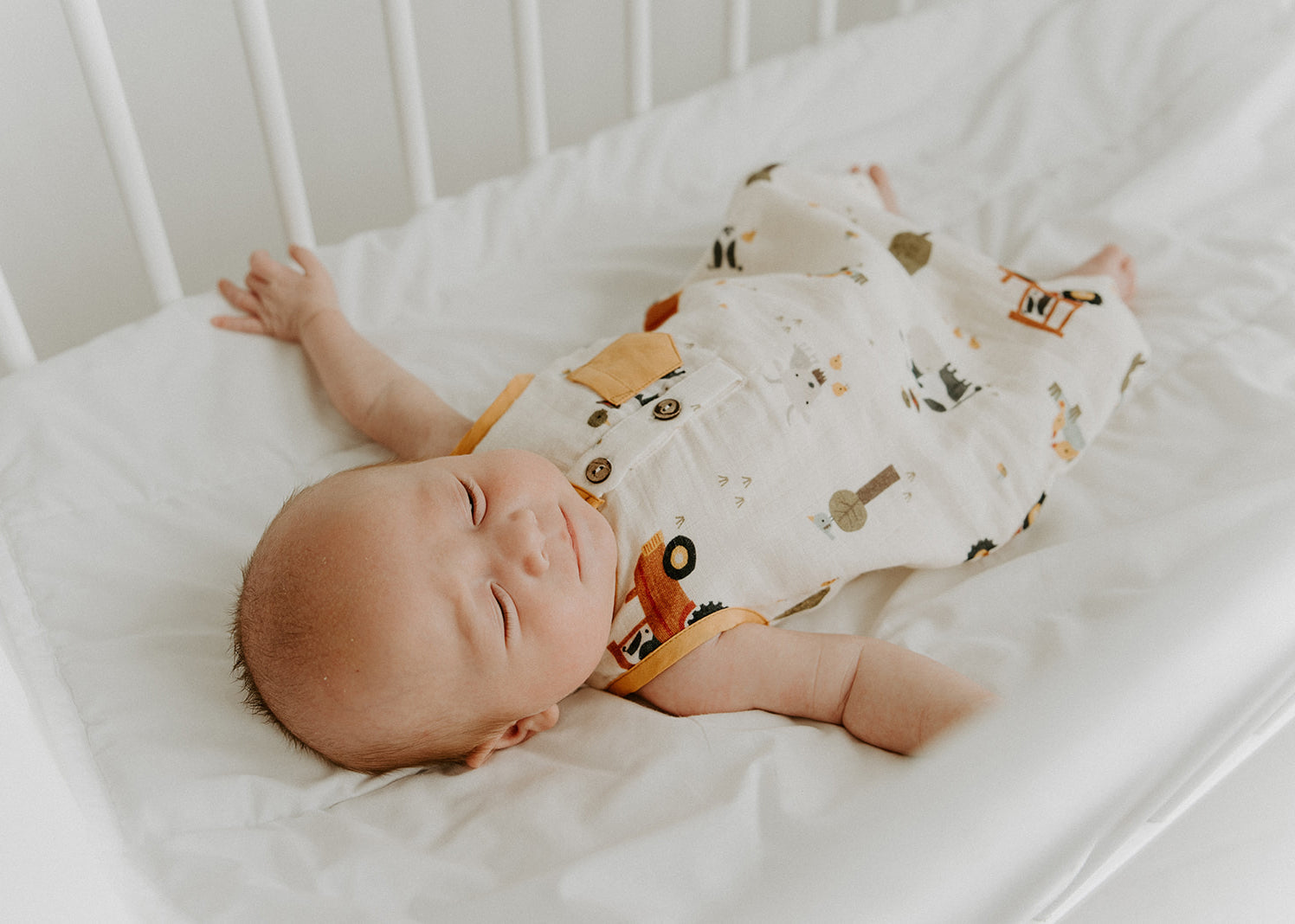 Farm Sleeveless Short Pocket Romper (Organic Muslin)